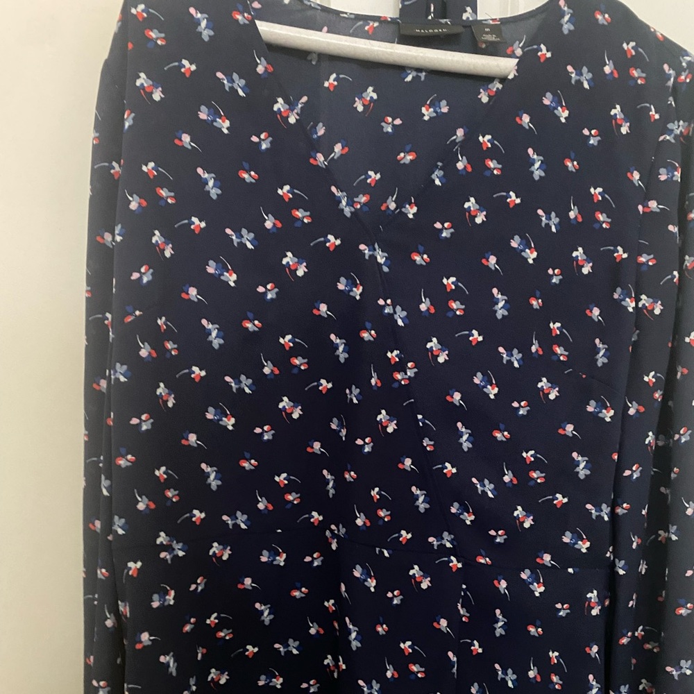 Halogen size medium wrap shirt